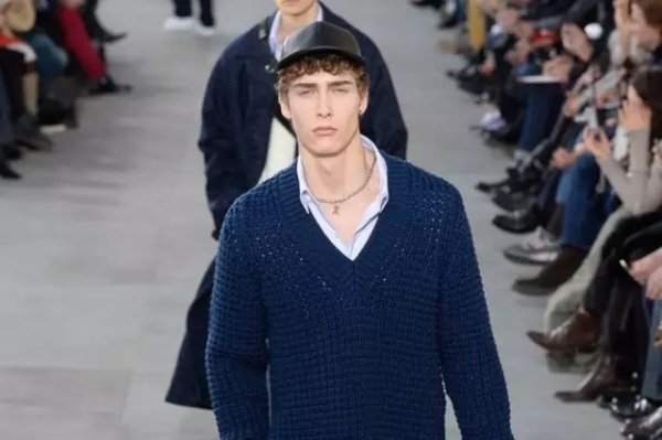 LVも提携するストリートブランド、Supremeがなぜ人気なのか？