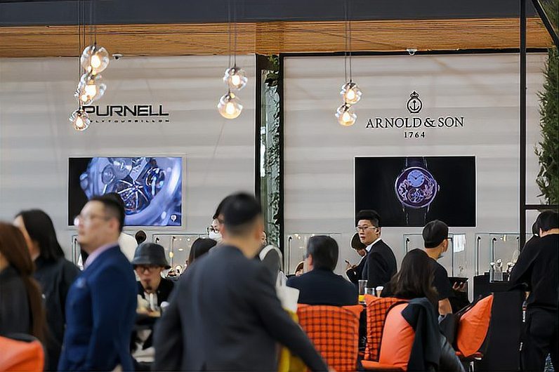 二級都市への進出とデジタル化を推進し、中国市場でニッチな高級腕時計を開発