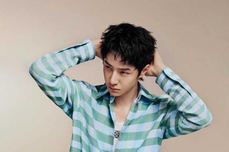 王一博氏はロエベの新しいグローバルブランドアンバサダーです。 - 加奈ショップ