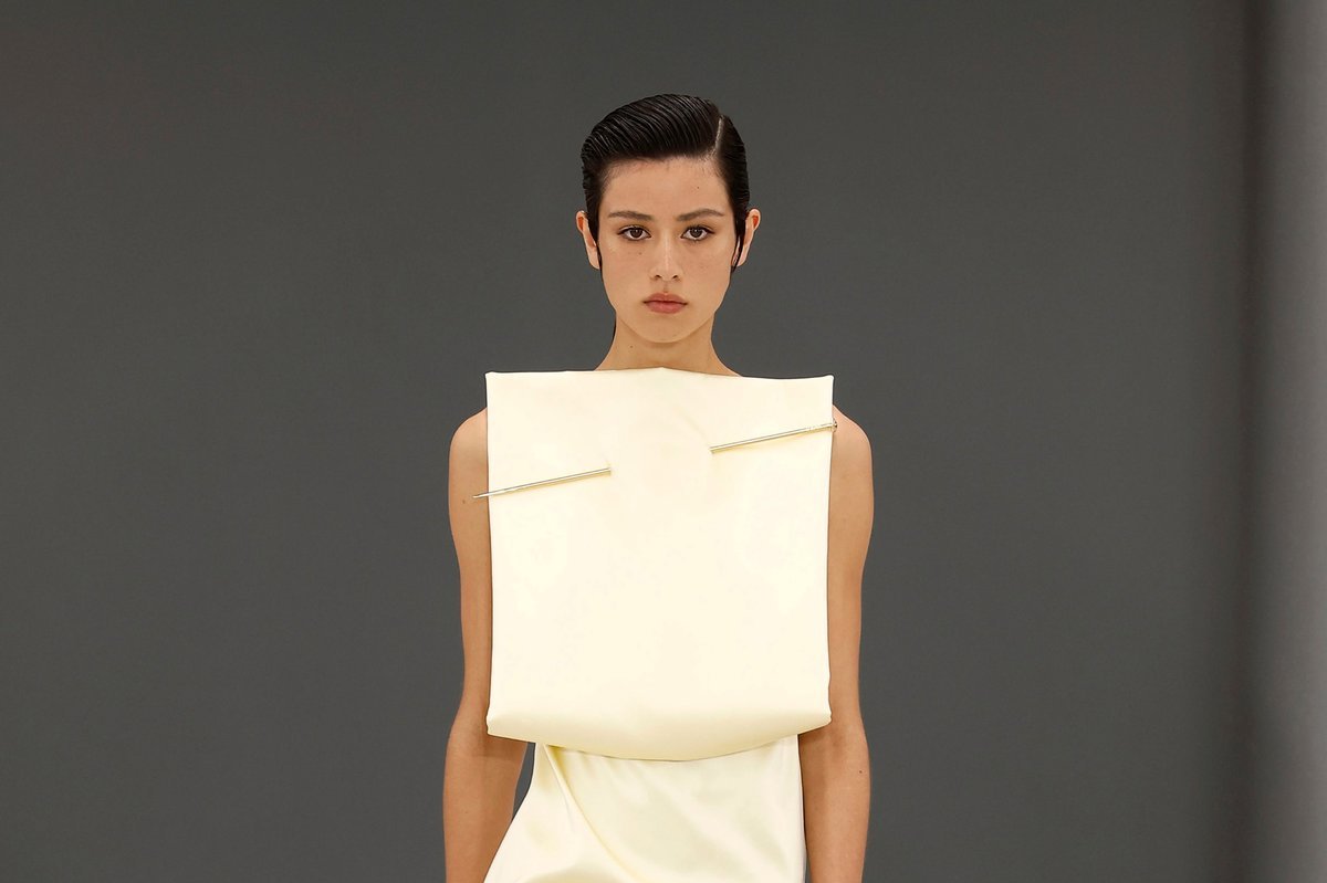 パリ・ファッション・ウィークでのロエベのファッションショー