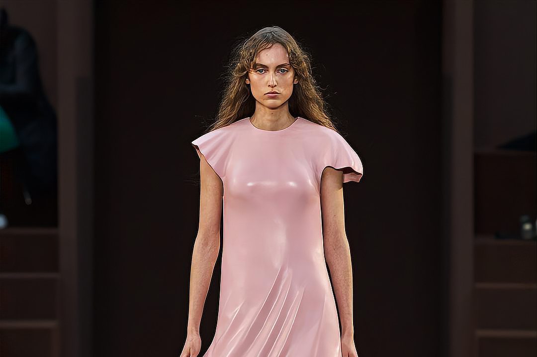 ロエベ 2022年秋冬ウィメンズコレクション