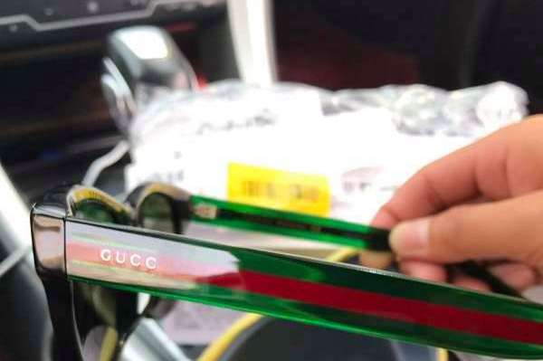 JD.comが自社で販売したグッチの商品は「グッチ」として届いたが、カスタマーサービスは本物だと主張した。